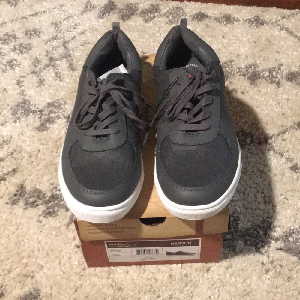Weatherproof shoe